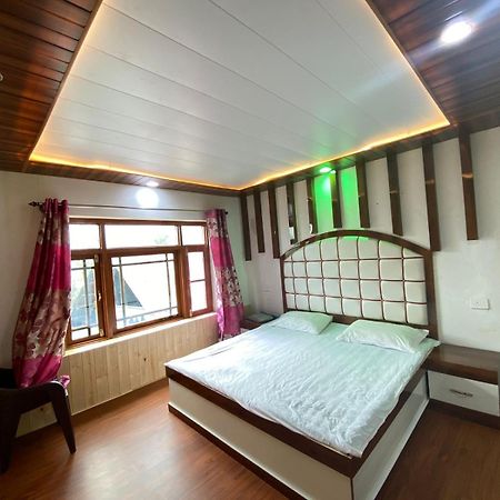 Sheen Homestay Gulmarg Eksteriør billede