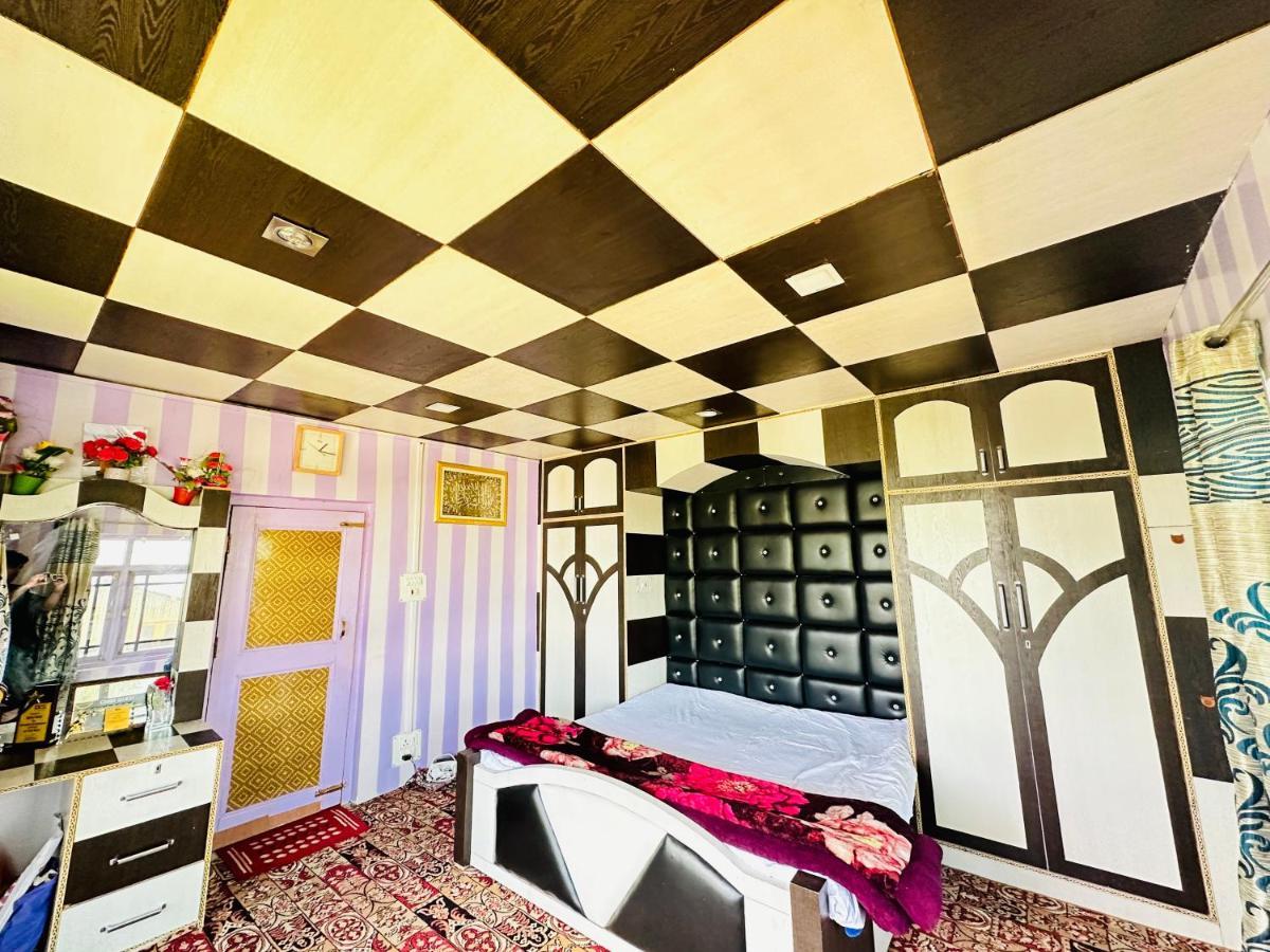 Sheen Homestay Gulmarg Eksteriør billede