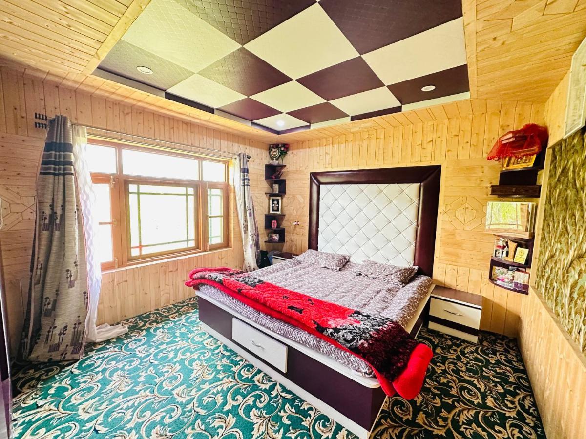 Sheen Homestay Gulmarg Eksteriør billede