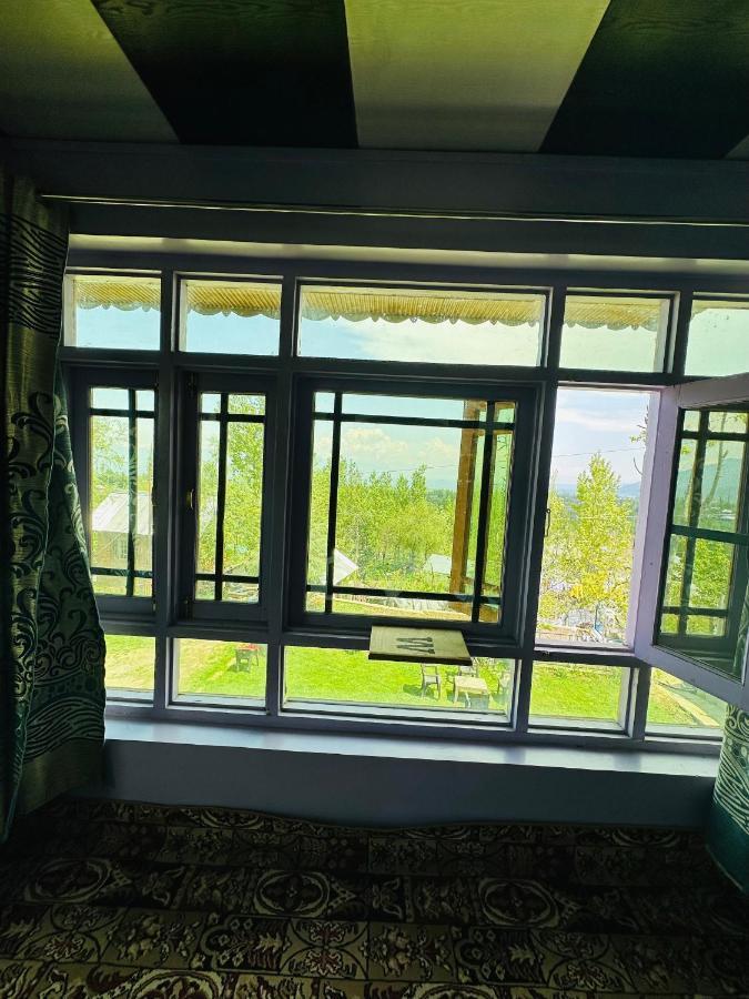 Sheen Homestay Gulmarg Eksteriør billede