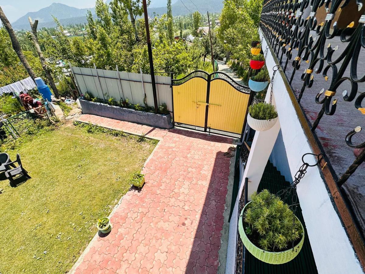 Sheen Homestay Gulmarg Eksteriør billede