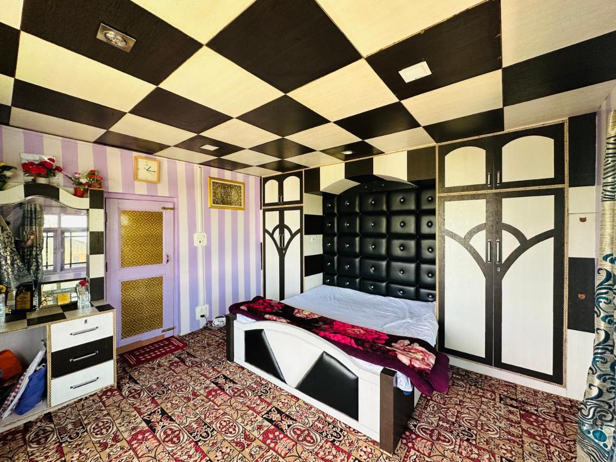 Sheen Homestay Gulmarg Eksteriør billede