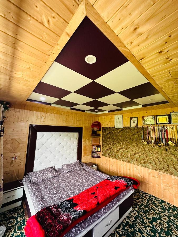 Sheen Homestay Gulmarg Eksteriør billede