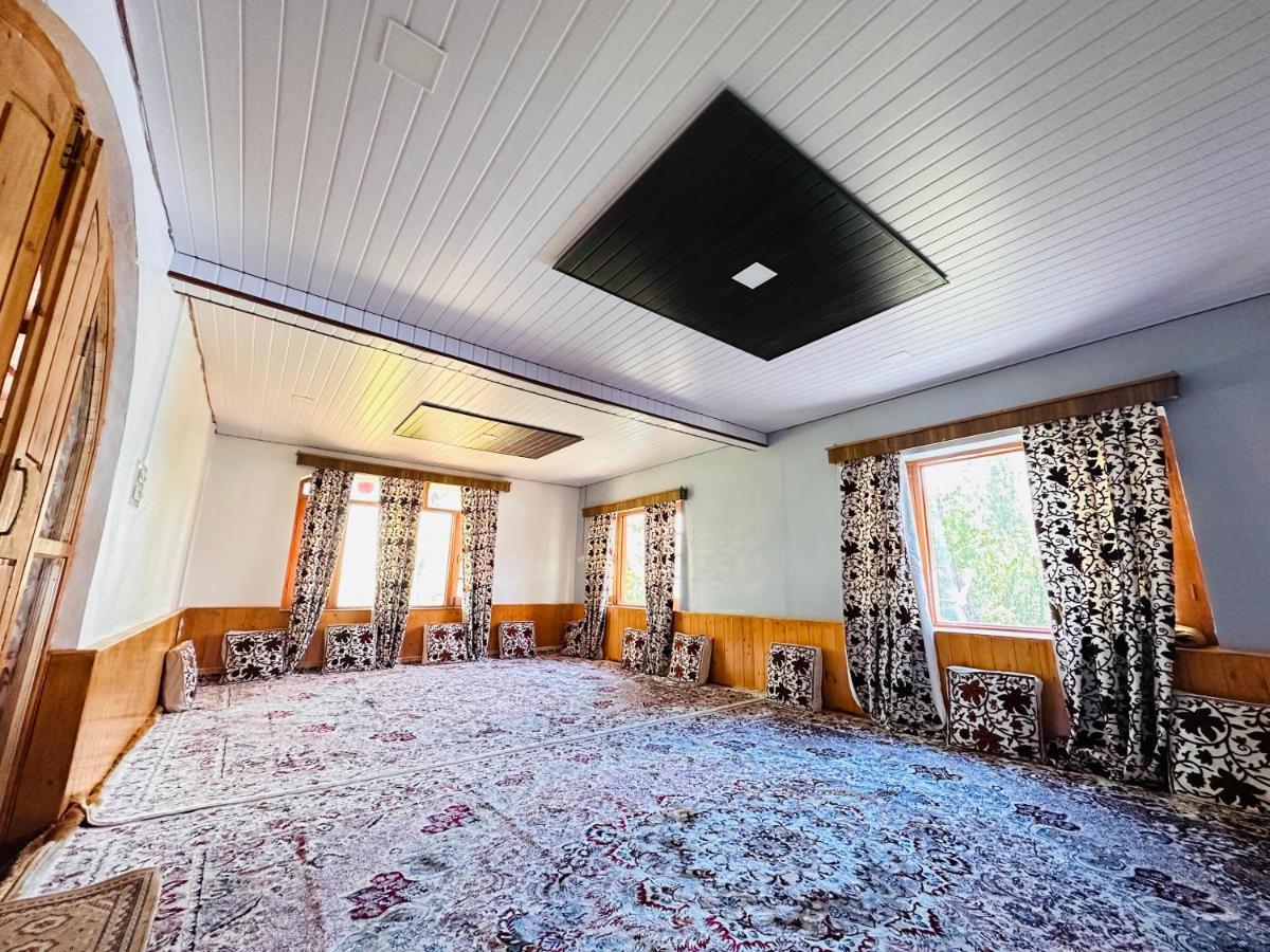 Sheen Homestay Gulmarg Eksteriør billede