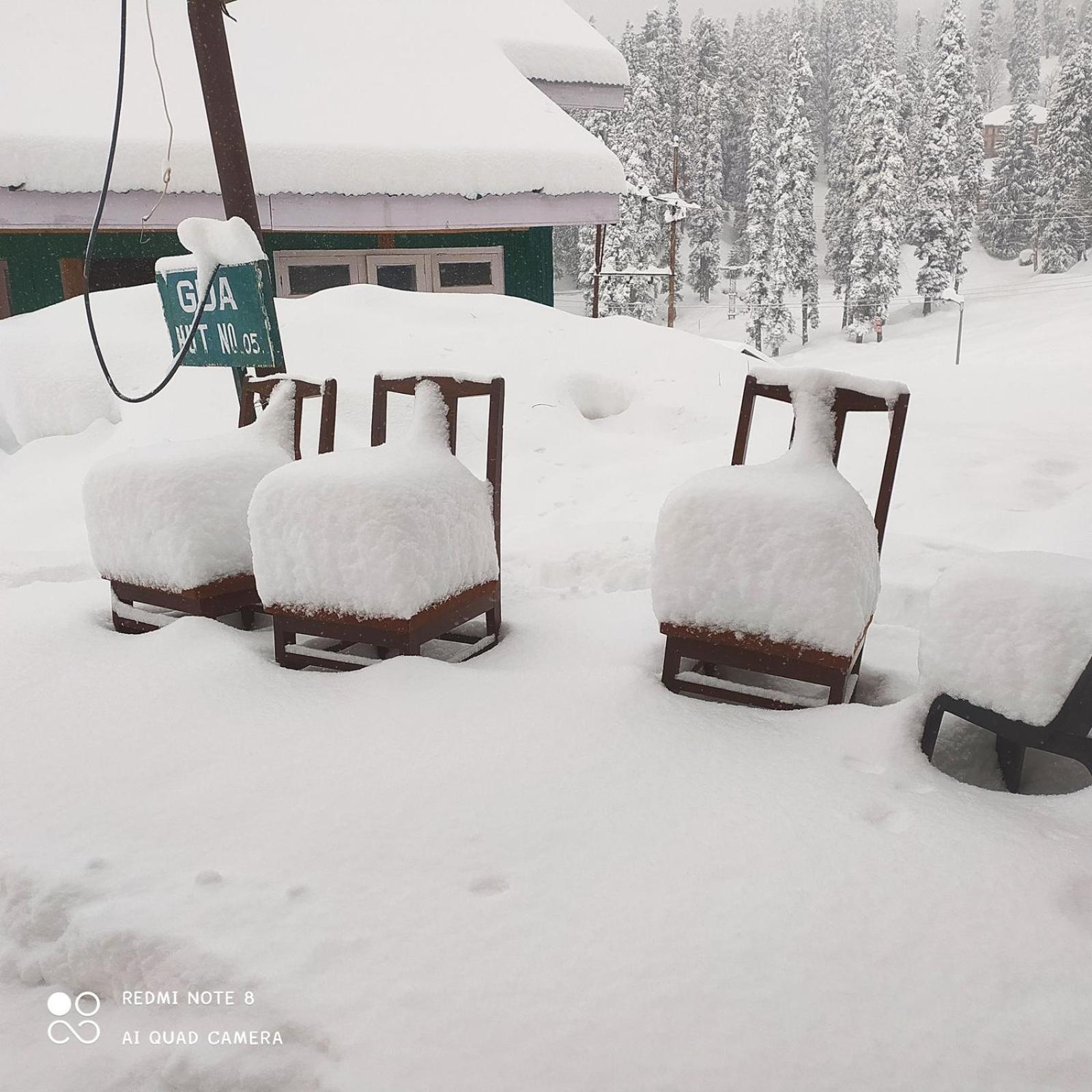 Sheen Homestay Gulmarg Eksteriør billede