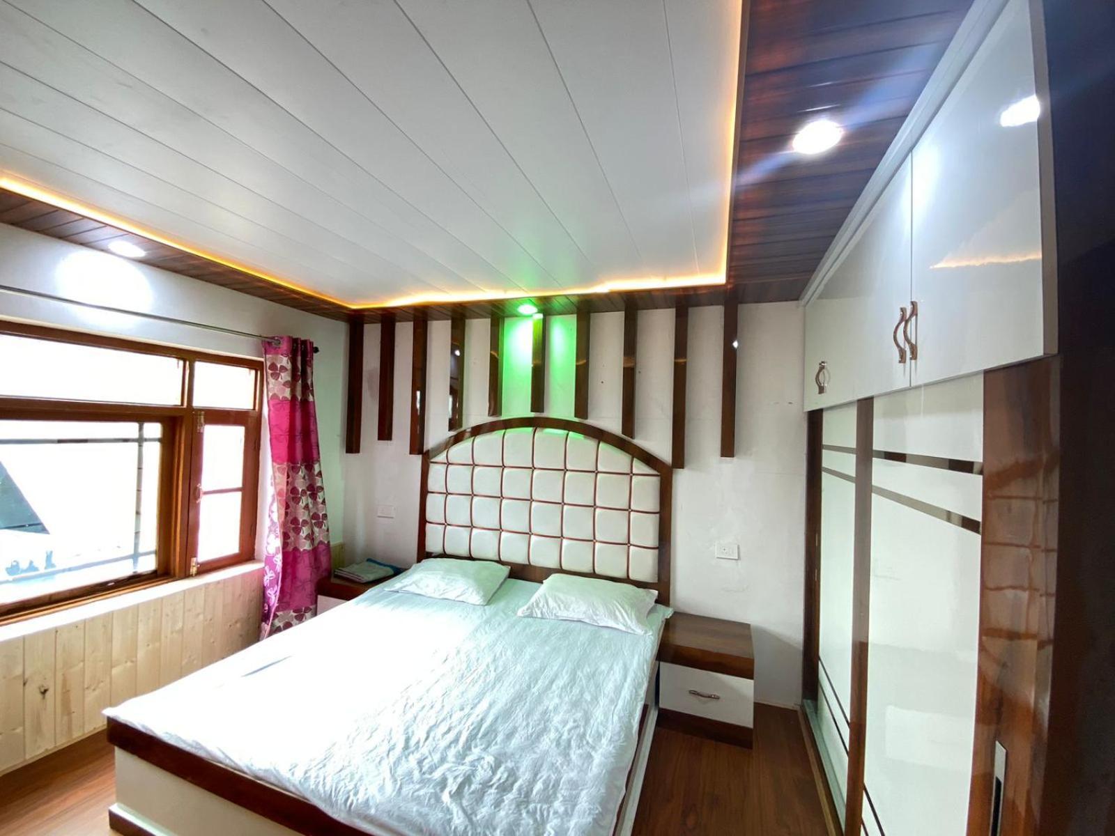 Sheen Homestay Gulmarg Eksteriør billede