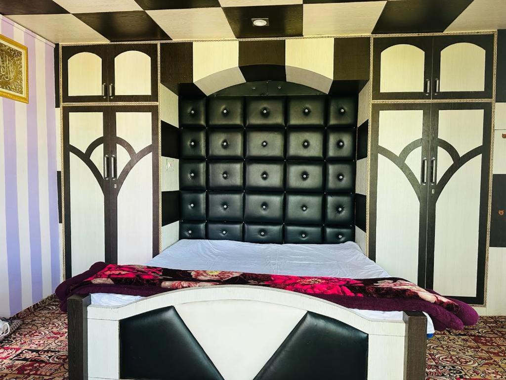 Sheen Homestay Gulmarg Eksteriør billede